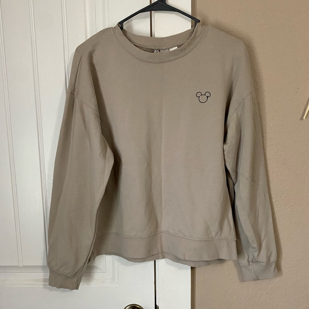 mickey crewneck! (fits like a small)